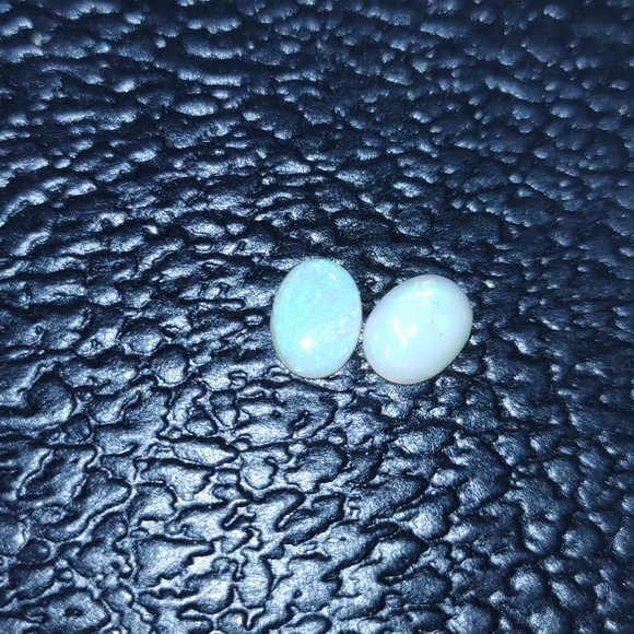 Natural Opal Cabochon # 10 - Picture 2 of 2